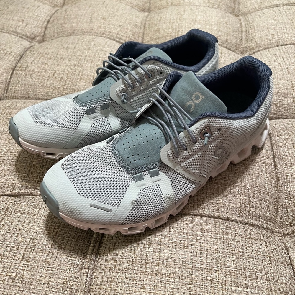 ON Cloud 5 size 7.5
